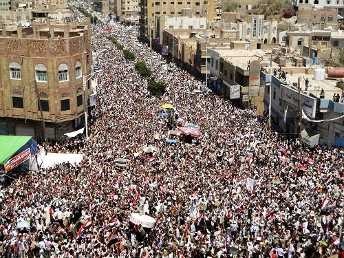 احتشاد سابق في ساحة الحرية بمحافظة تعز (أرشيف)