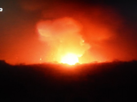 طائرات التحالف تعاود قصف فج عطان و 3 انفجارات تهز العاصمة صنعاء