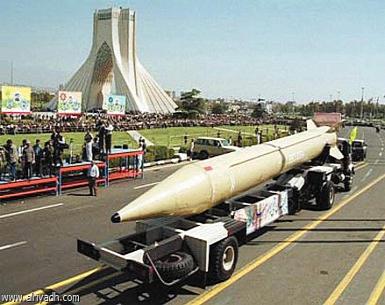 إيران تهدد بقصف القصور الملكية السعودية بألف صاروخ