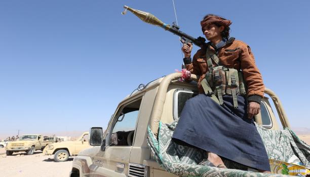 حرب اليمن تنهي شهرها التاسع: تقدم للشرعية وتعثر السلام