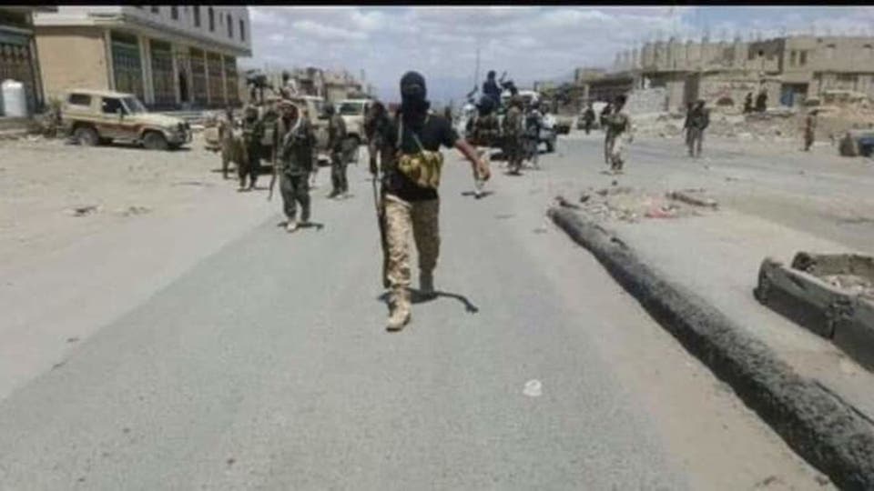 القوات المشتركة تسيطر على معسكر الحساحس آخر معاقل الحوثيين في قعطبة