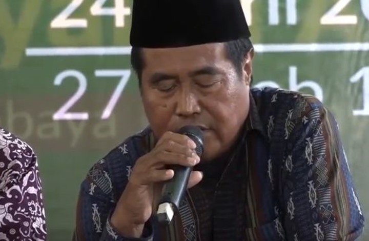 وفاة قارئ إندونيسي شهير وهو يتلو القرآن على الهواء (شاهد)