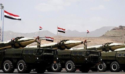 الحوثيون ينصبون منصات صواريخ 