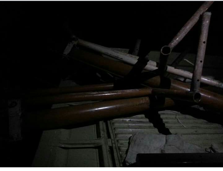 بالصور .. قوات الأمن بلحج تعثر على منصة إطلاق الصواريخ التي استخدمت لاستهداف مطار عدن وتضبط عدد من المشتبه بهم