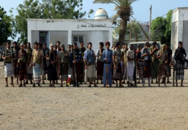 مسؤول حكومي: المليشيات الحوثية دفعت بألف مقاتل إلى الحديدة خلال يومين 