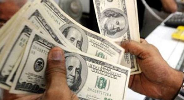 الدولار يواصل قفزاته في السوق السوداء بمصر ويصل إلى 10 جنيهات لل