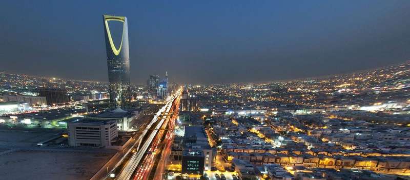 السعودية تسمح للأجانب بالتملك وتخفف القيود على التأشيرات