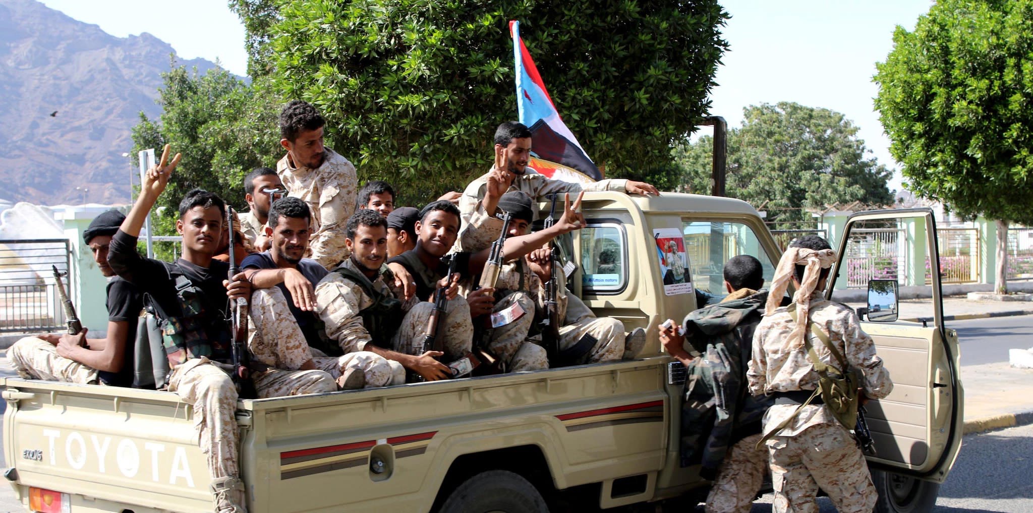 عملية تبادل اسرى بين قوات الجيش الوطني ومليشيا المجلس الانتقالي في عدن 