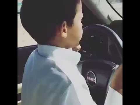 طفل سعودي يقود سيارة GMC بسرعة تجاوزت 200 كم بالساعة