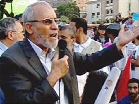 مصر: إحالة مرشد الإخوان ونائبيه لمحكمة الجنايات