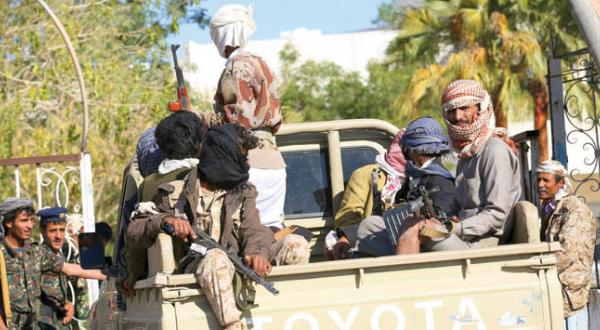 مليشيات الحوثي تحتجز 20 شاحنة محملة بالمواد الإغاثية التابعة للأمم المتحدة على مداخل مدينة تعز