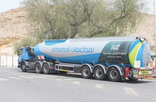 سلطنة عمان تعتزم رفع أسعار الوقود ورسوم الخدمات الحكومية 