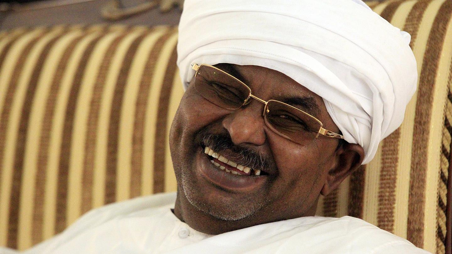 معلم سوداني يطيح برقاب 27 من ضباط المخابرات العامة 